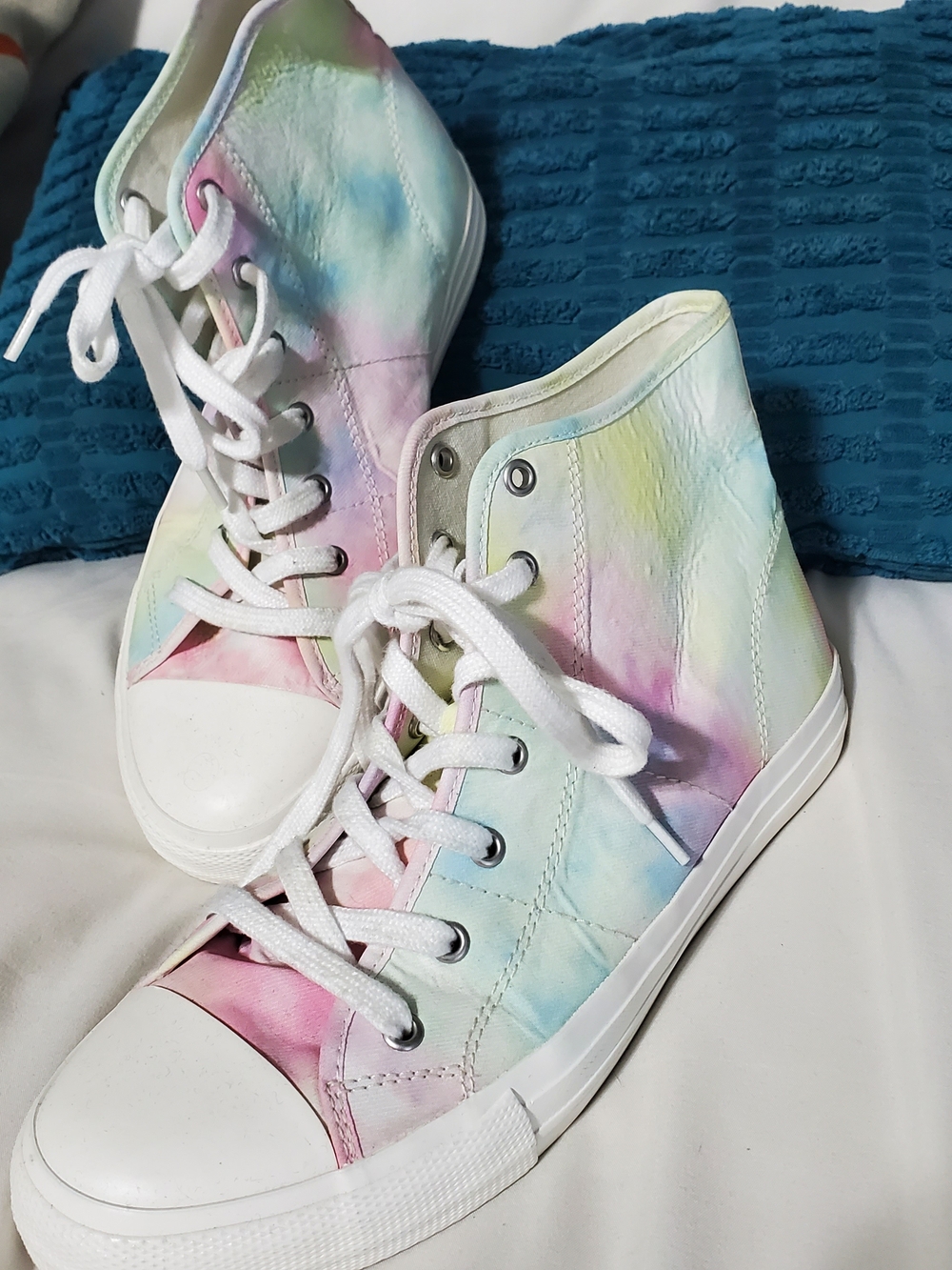 American Eagle Outfitters Pastel Tie-Dye High-Top Sneakers - White Sole